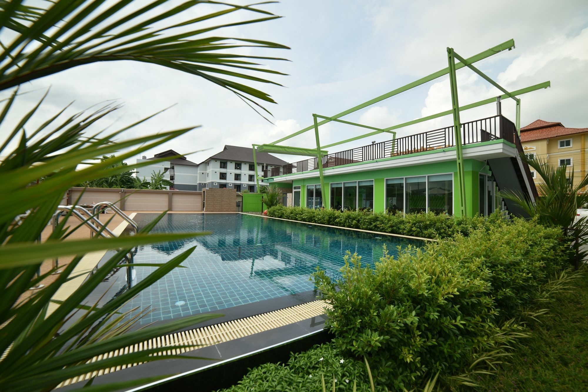 Gold Airport Suites Bangkok Zewnętrze zdjęcie